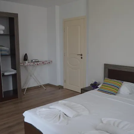 Divela 3 * نيسيبار