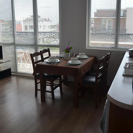 Apartment Divela 3 *