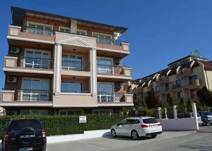 Apartment Divela 3 *